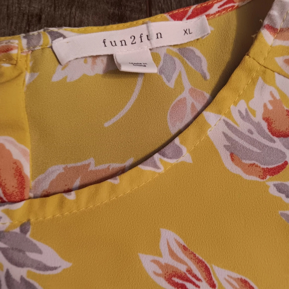 Fun2Fun Women's Top - Picture 2 of 2